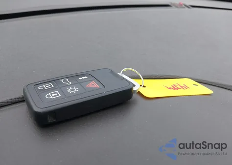 2013 Volvo Xc60 3.2 Premier Plus z USA, uszkodzony, nr VIN YV4940DZ4D2368709